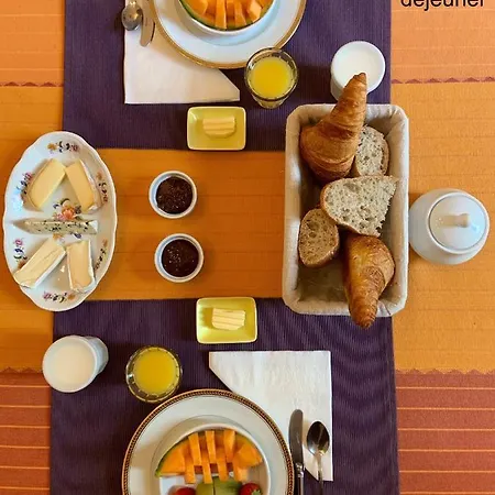 Un Nid En Camargue Bed & Breakfast